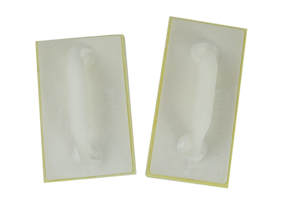 Kunststoff-Reibebrett mit Latex-Belag