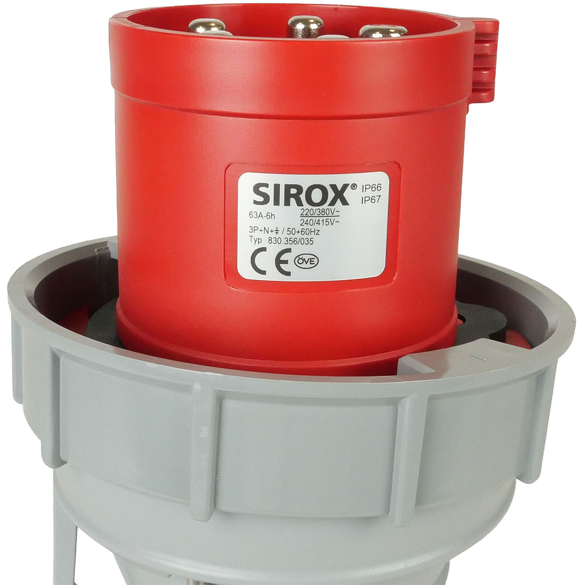 CEE-Stecker mit 5x63A Stromstärke und gerader Steckvorrichtung
