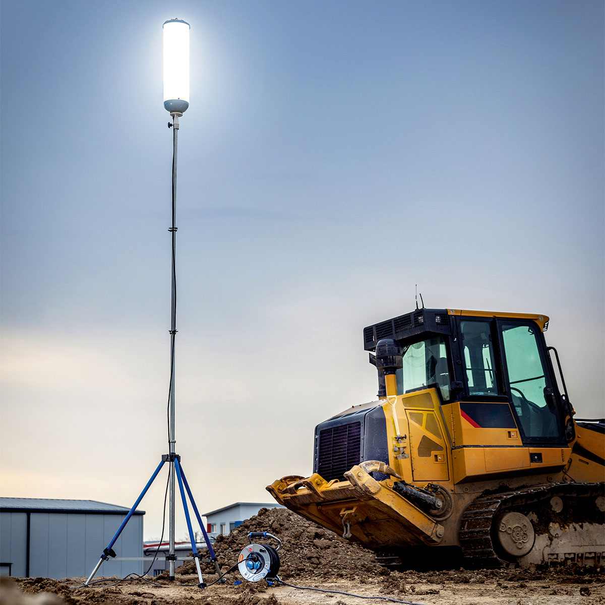 EnergyTube XL 360° LED-Fluter 500 W mit Profi-Stativ XXL