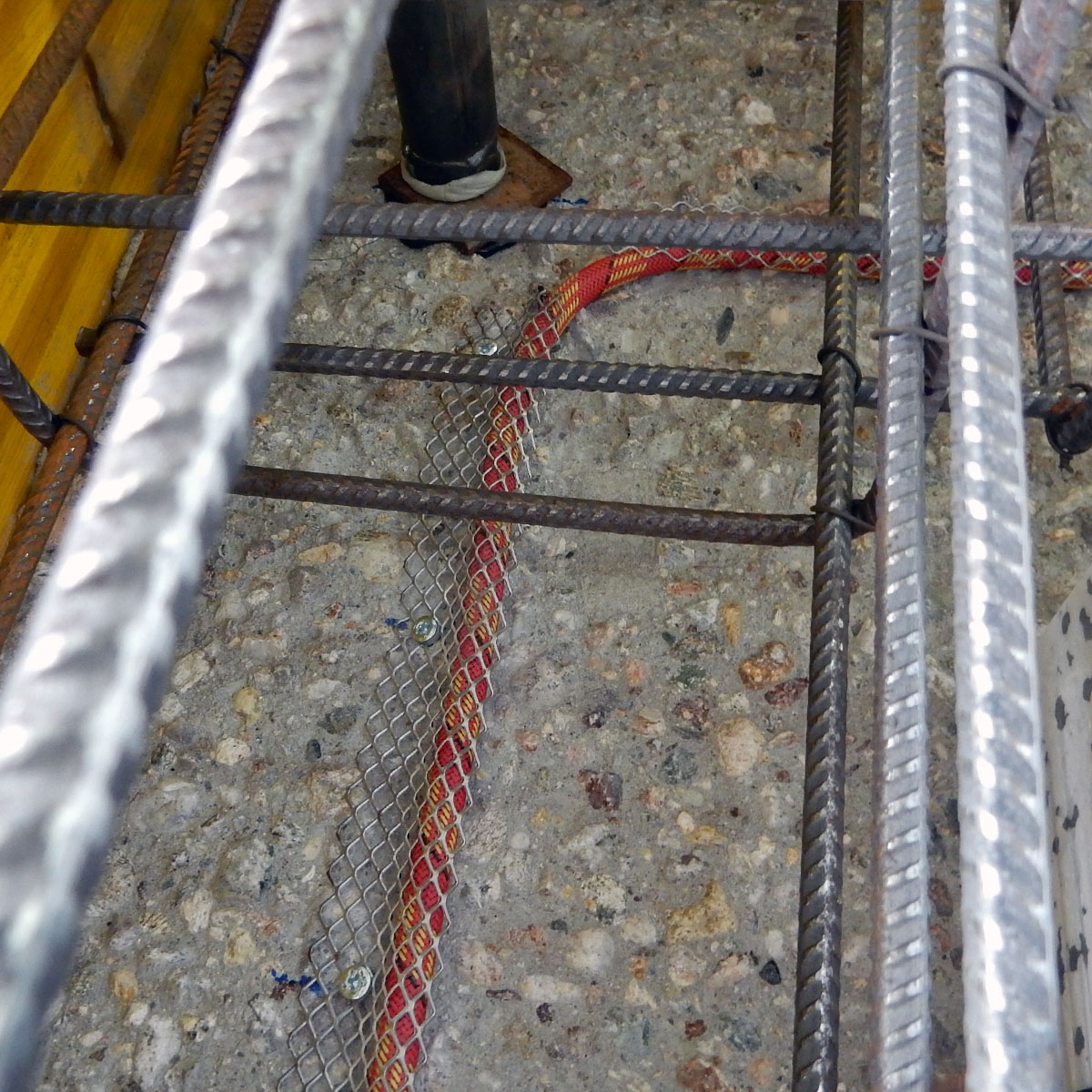 MASTERTUBE ROT/GELB Injektionsschlauch 6/12 mm mit Gewebemantel (030050)